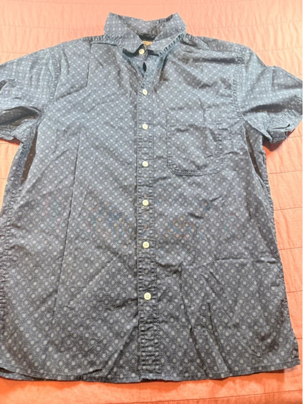American Eagle Blue Geometric Print Short Sleeve Shirt Men’s Small 1591